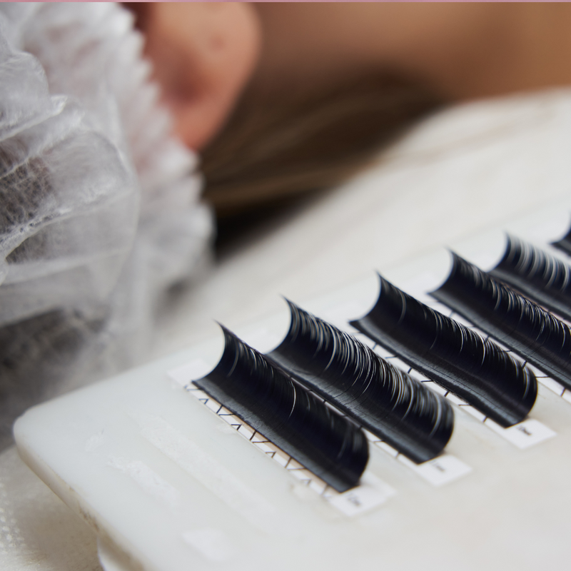 Beyond Falsies: The Advantages of Eyelash Extensions for Effortless Glamour
