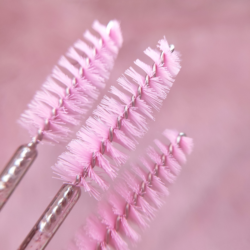 Unveiling the Secret Weapon: Why a Good Lash Comb Is a Must-Have for Stunning Lashes