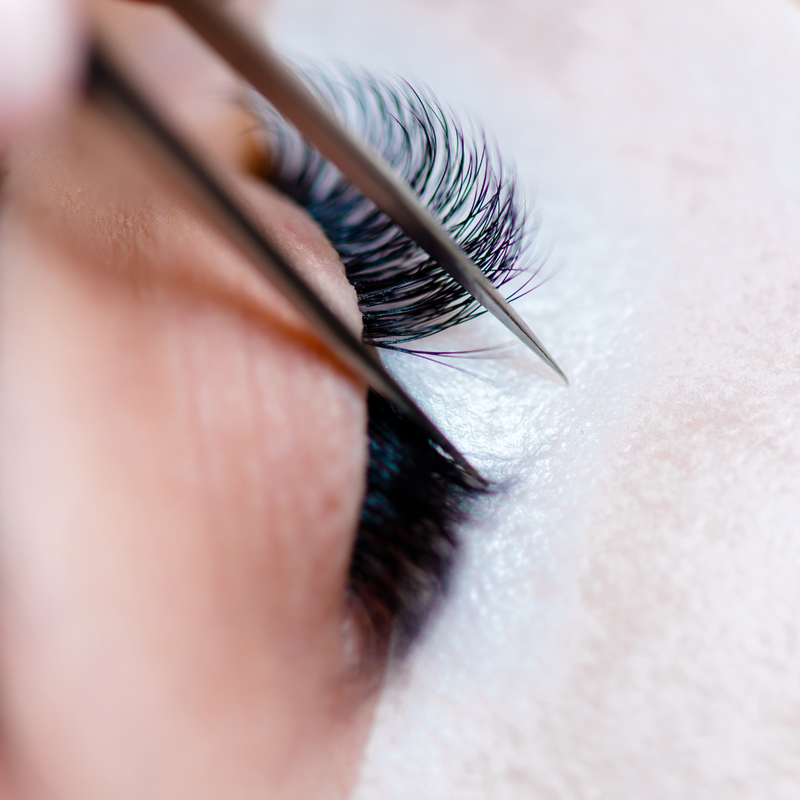 The Allure and Safety of Eyelash Extensions: What You Need to Know